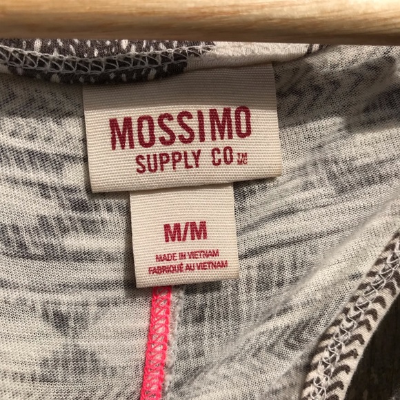 Mossimo Tank - Picture 2 of 4